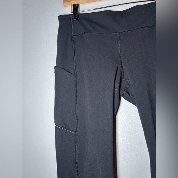 Lululemon Black Seamed Side Pockets Zipper Waistband Legging size 8 - Picture 2 of 7
